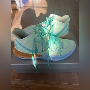Nike Kyrie 5 x Spongebob SquarePants (SBSP) EP ‘Squidward’ Men’s Size 8.5